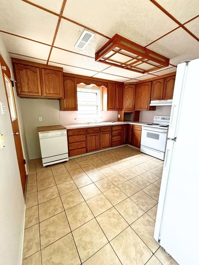 Building Photo - Charming 3-bedroom 1-bath house with yard in Nampa, ID!