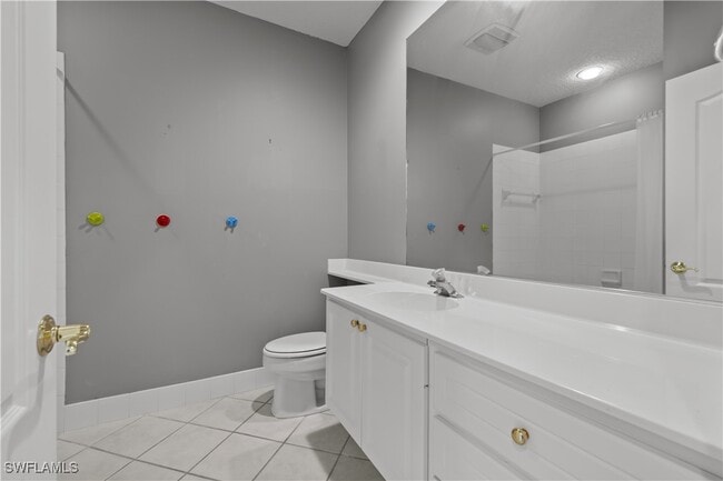Building Photo - 5782 Cove Cir