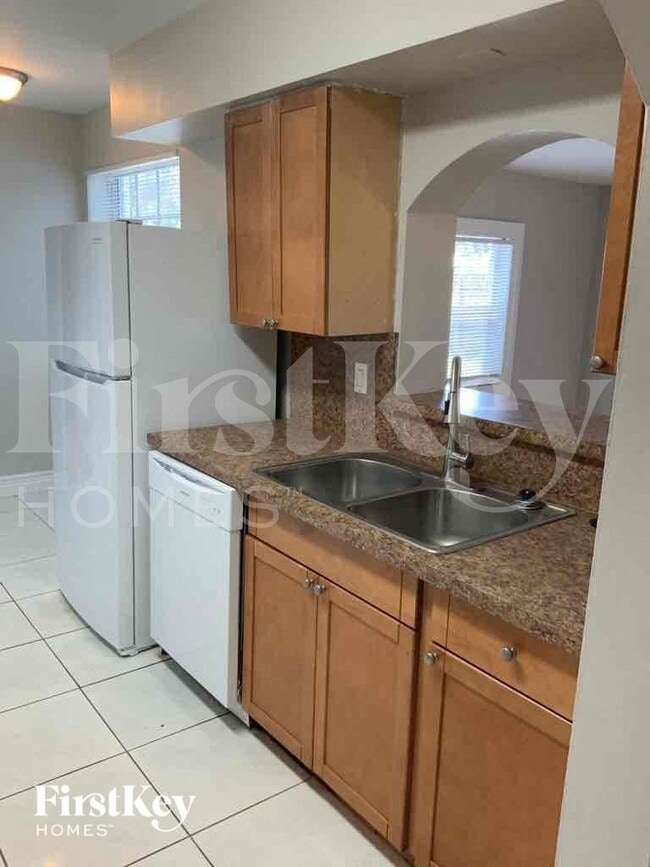 Building Photo - 630 NW 67th Terrace