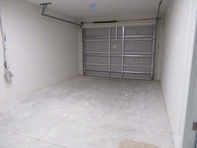 Building Photo - Beautiful home in Silver Springs