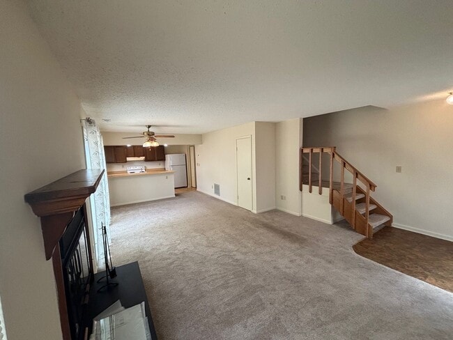 Building Photo - 2 Bedroom, 2.5 Bath Townhome in Virginia B...