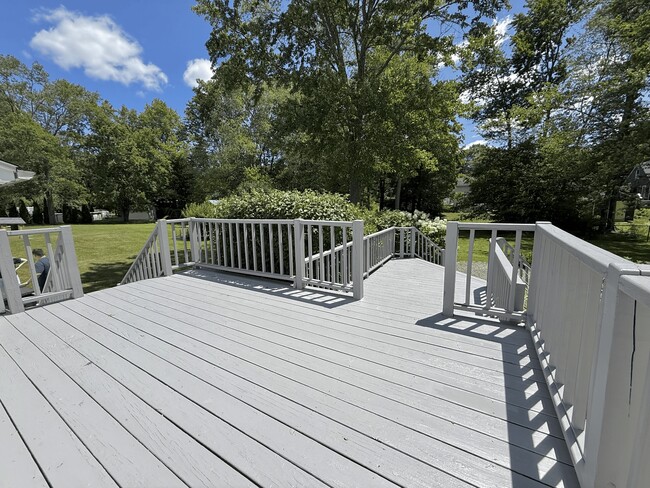Building Photo - 49 Buttonwood Rd