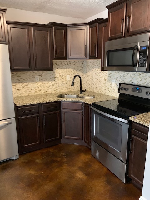 All Stainless steel appliances, Granite counter tops - 315 Bream Ave