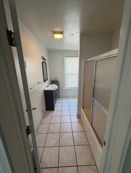 Building Photo - 232 Bigham St