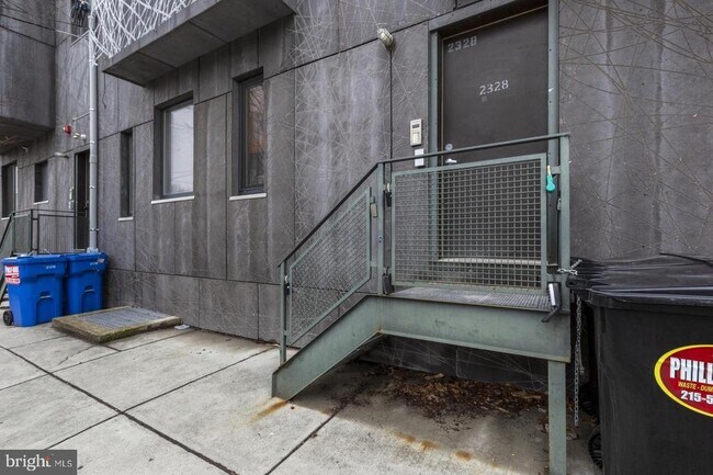 Building Photo - 2328 Memphis St