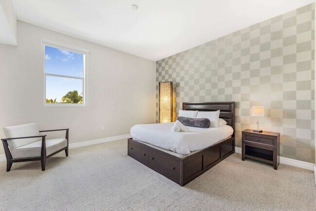 Building Photo - 5300 NW 87th Ave