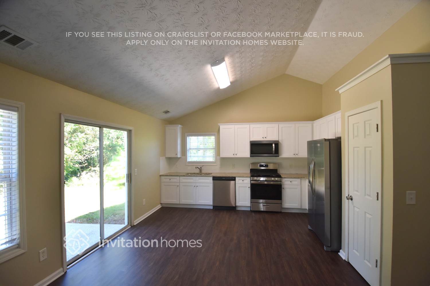 Building Photo - 2678 Buena Vista Cir