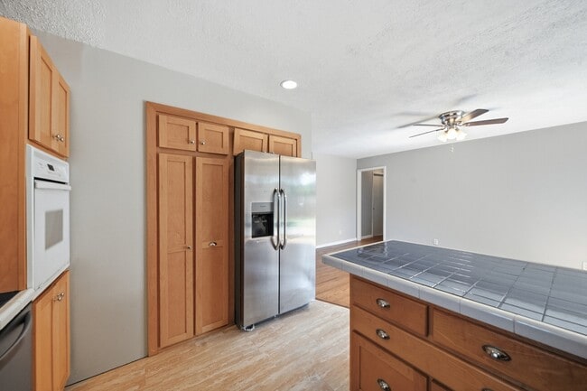 Building Photo - 8936 E 33rd Pl