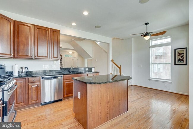 Building Photo - 2390 Abington Dr