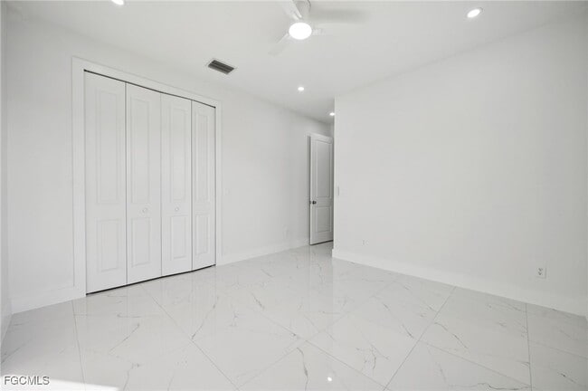 Building Photo - 2403 Quentin Ave S