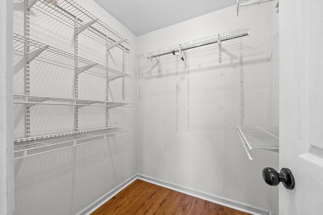 Building Photo - 1409 Janet Way Dr
