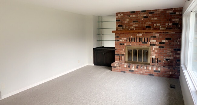 Building Photo - 8071 Emery Rd