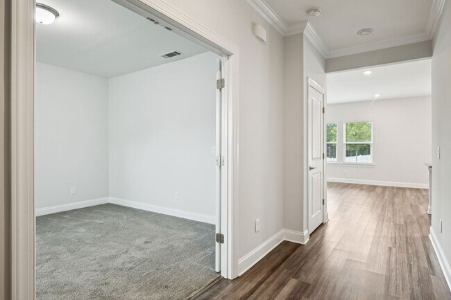 Building Photo - Clover Glen Rental