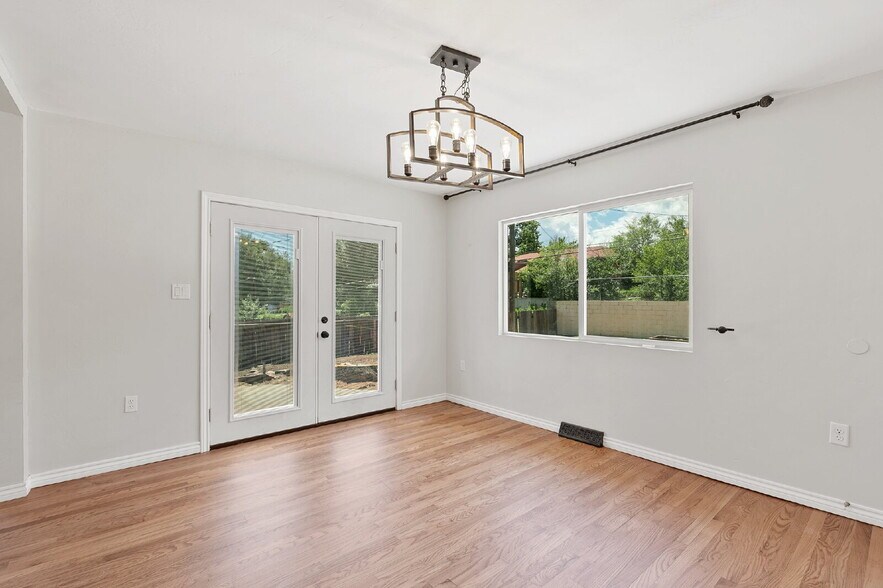 Building Photo - Central Location | 15 Min to Peterson, 20 ...