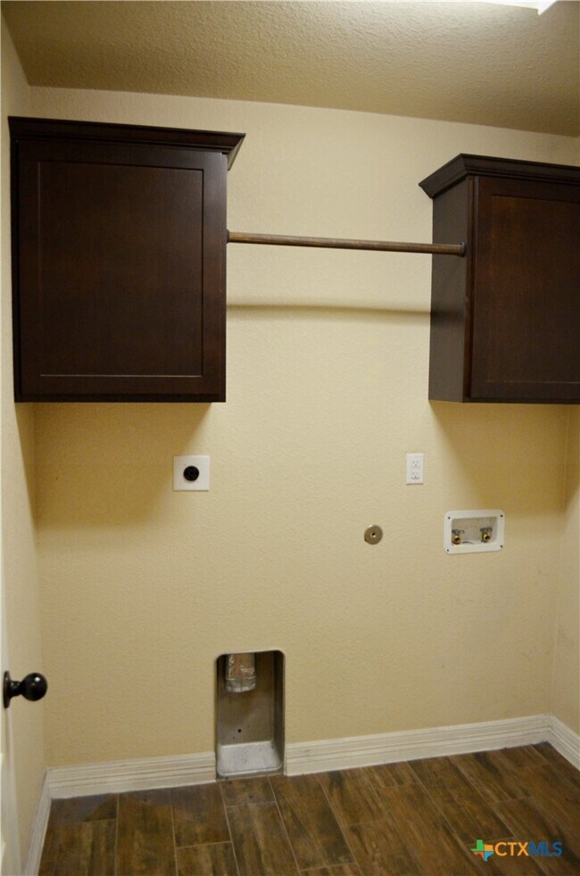Building Photo - 7609 Zircon Dr