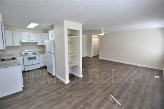 Building Photo - 3240 W Malad St
