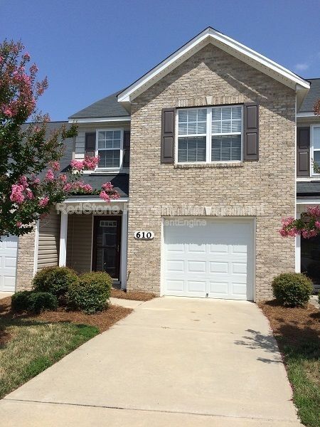 Building Photo - 610 Thistle Dr
