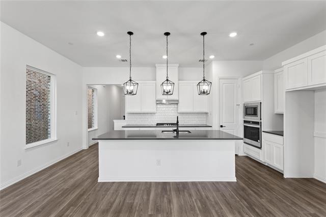 Building Photo - 7597 Regal Ln