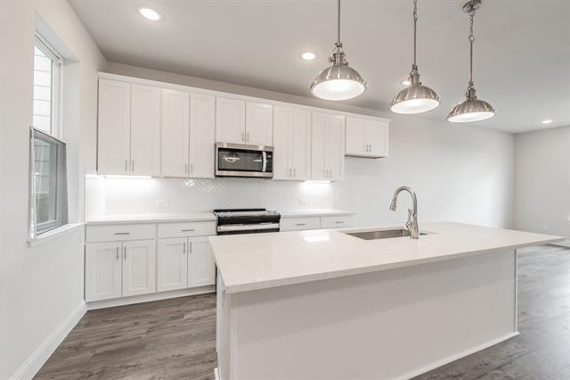 Building Photo - 9613 Thorncrown Ln