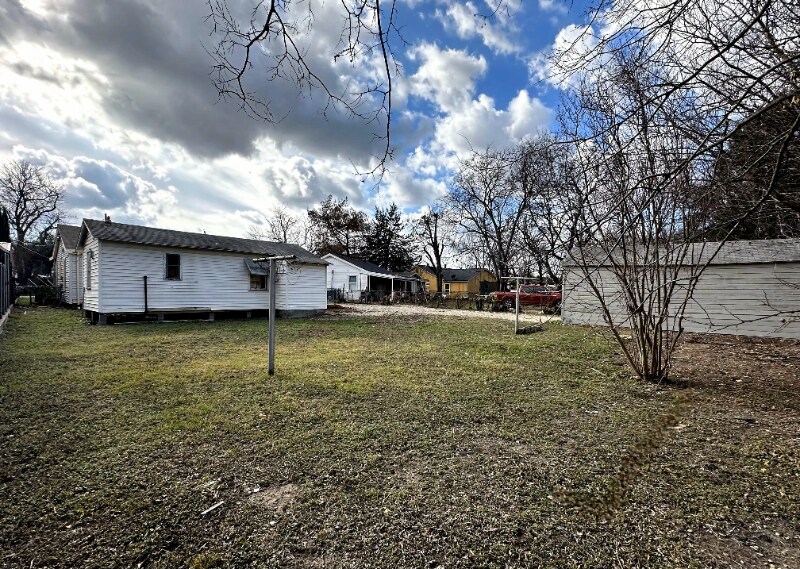 Building Photo - 8241 Norvell Dr