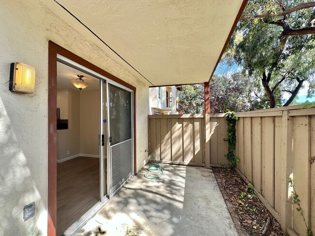Building Photo - Newly Remodeled 2 Bedroom 2 Bath Near UTC ...