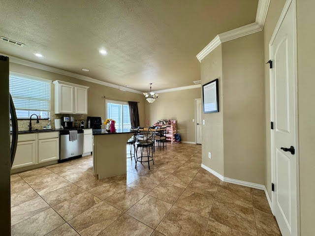 Building Photo - 592 N Longfellow Ln