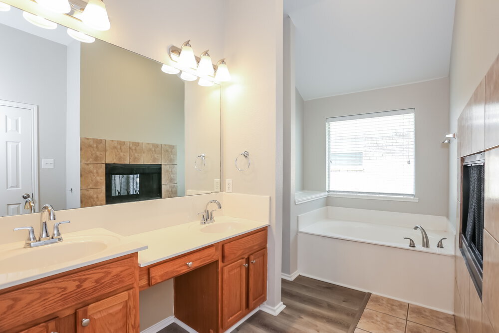 Building Photo - 5741 Lionfish Way
