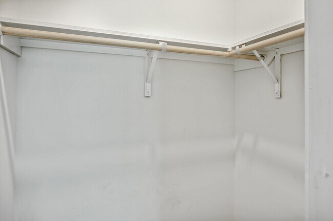 Building Photo - 5911 Westover St