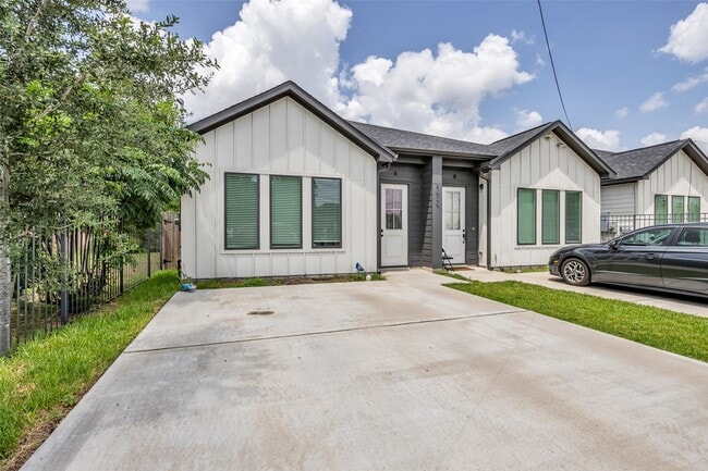 Building Photo - 3829 Goodhope St