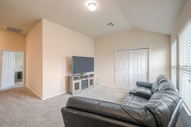 Building Photo - 3030 Currier Ct