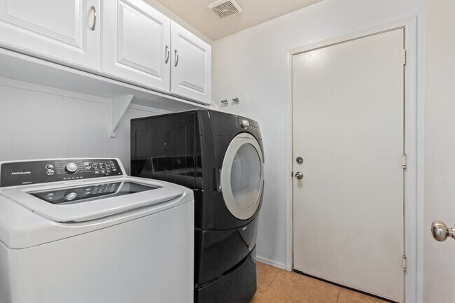 Building Photo - Stunning 3 Bed/2 Bath Home in Gated Community in Johnson Ranch (MOVE-IN SPECIAL-FIRST MONTH FREE ...