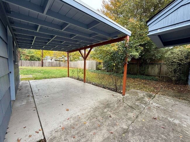 Building Photo - 2375 Onyx St