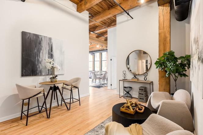 Building Photo - 331 S Peoria St