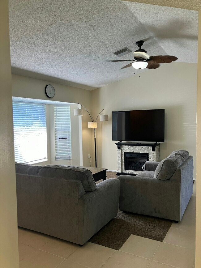 Building Photo - 3808 Tonkin Dr