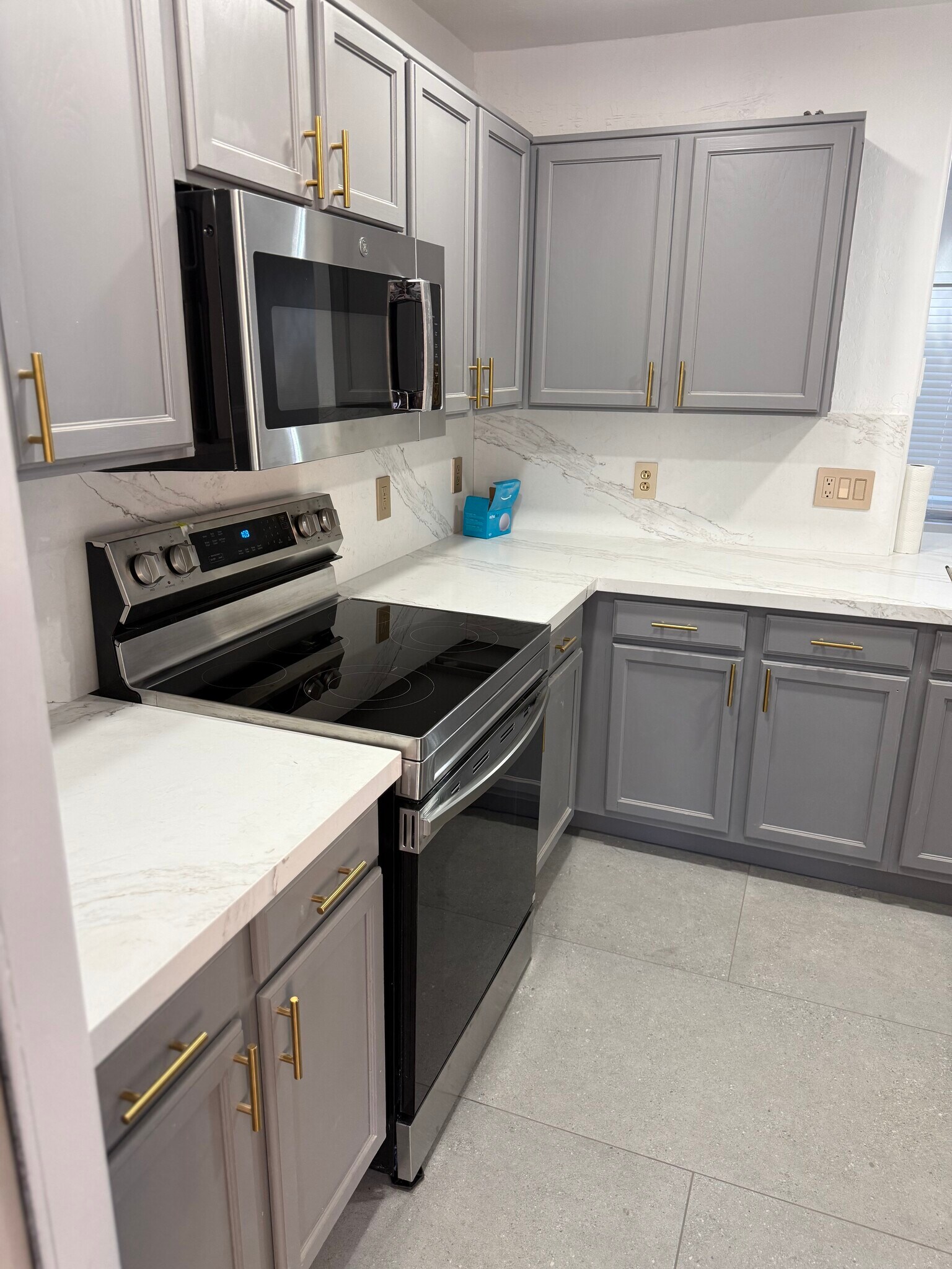 Building Photo - 11218 W Roma Ave