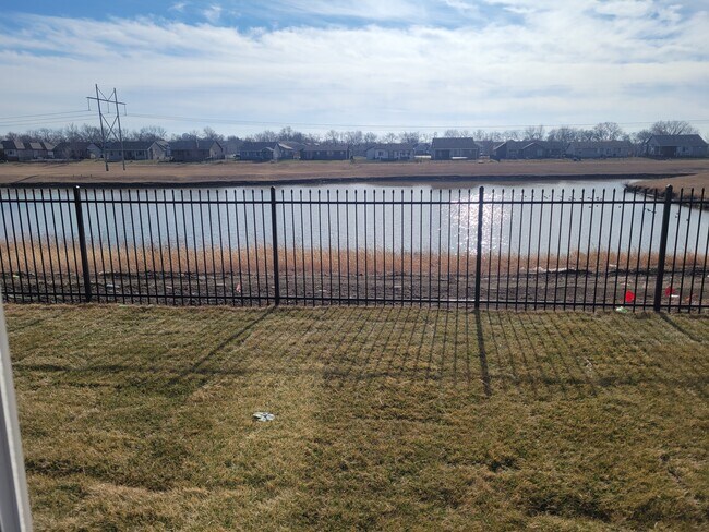 Building Photo - 1813 E 69th Ct N