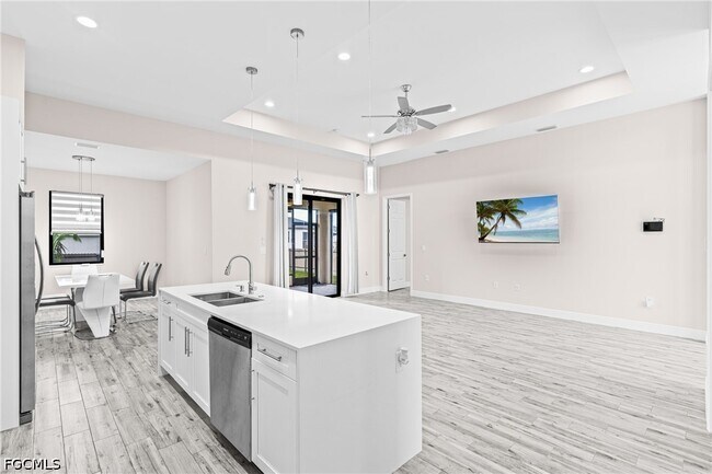 Building Photo - 4707 6th St W