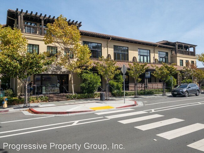 Primary Photo - 6 Tamalpais Commons Ln