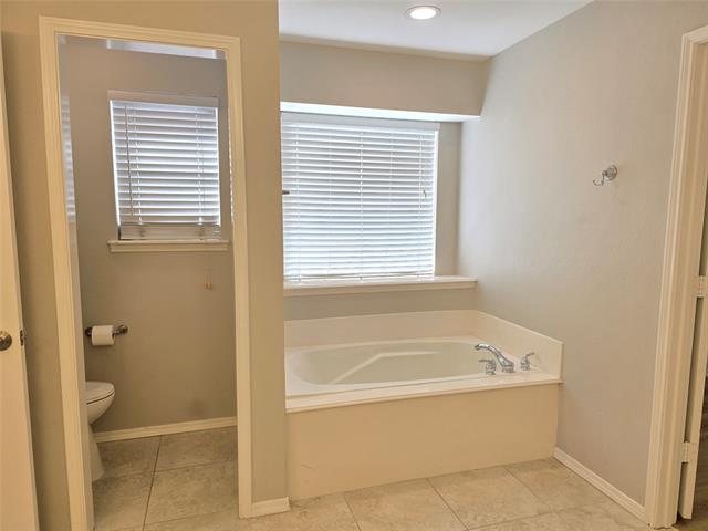 Building Photo - 610 Manchester Dr