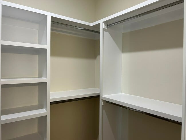 Building Photo - 5928 Heather Loop