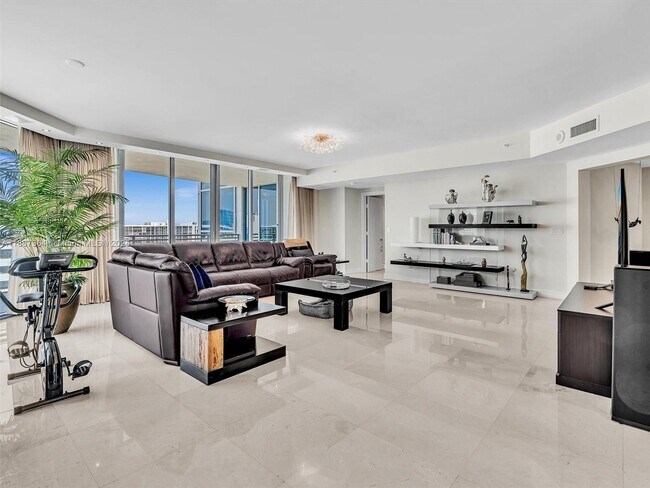 Building Photo - 3535 S Ocean Dr