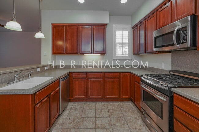 Building Photo - Cambridge Place - Charming 3-Bedroom with ...