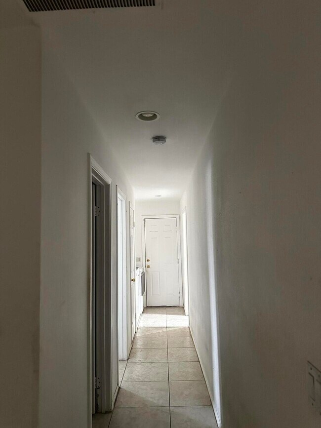 Building Photo - 31675 Victor Rd