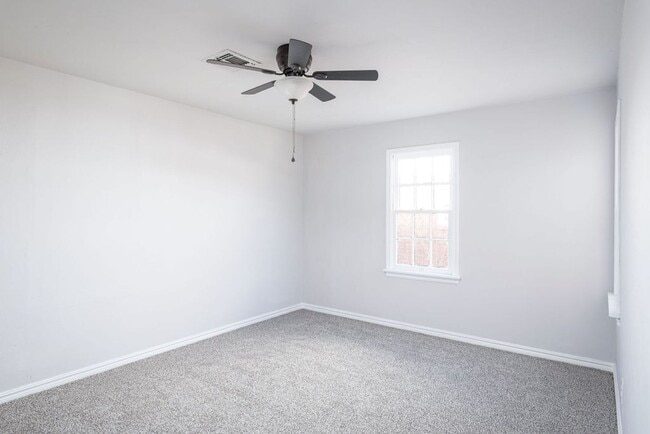 Building Photo - Charming home in the Heart of the Urban Core