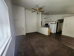 Building Photo - 658 Paradise Pl