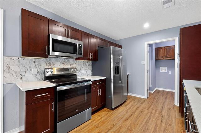 Building Photo - 1902 N Irving Heights Dr