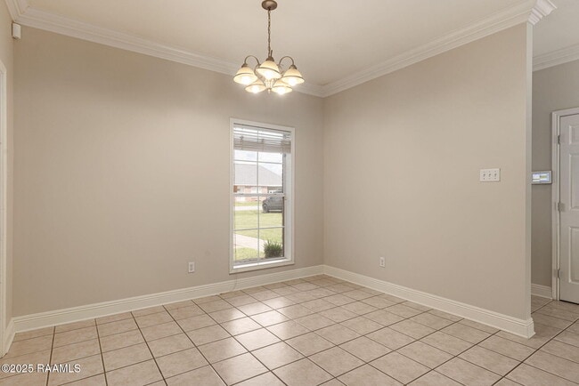 Building Photo - 133 Herlil Cir