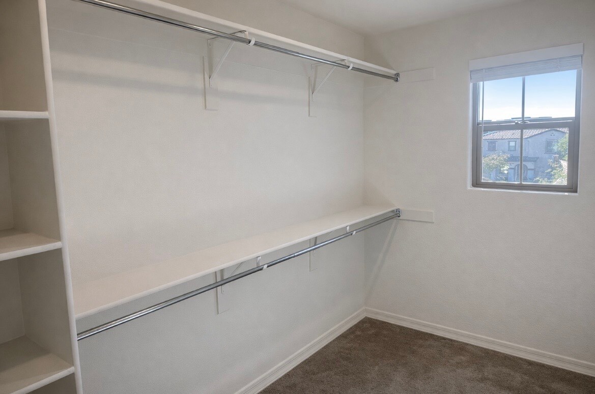 Building Photo - 8337 E Irwin Ave