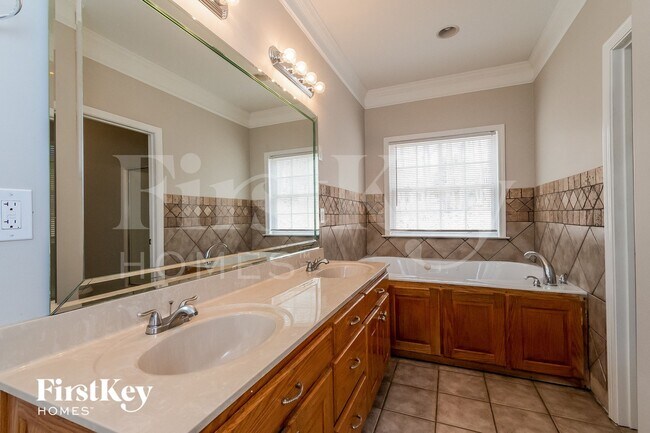 Building Photo - 2231 Whetstone Dr