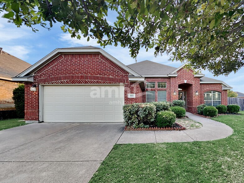 Primary Photo - 1031 Hollow Creek Dr